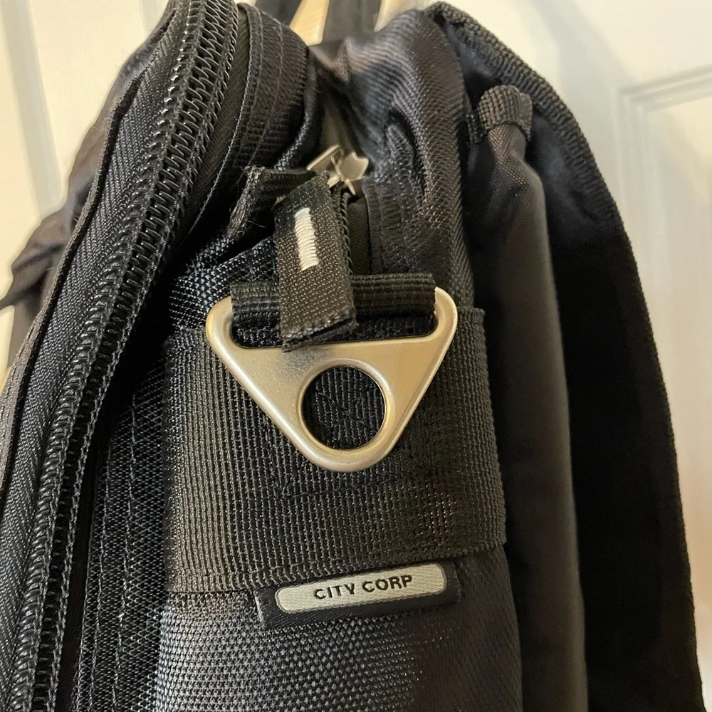 OGIO City Corp black messenger laptop travel bag